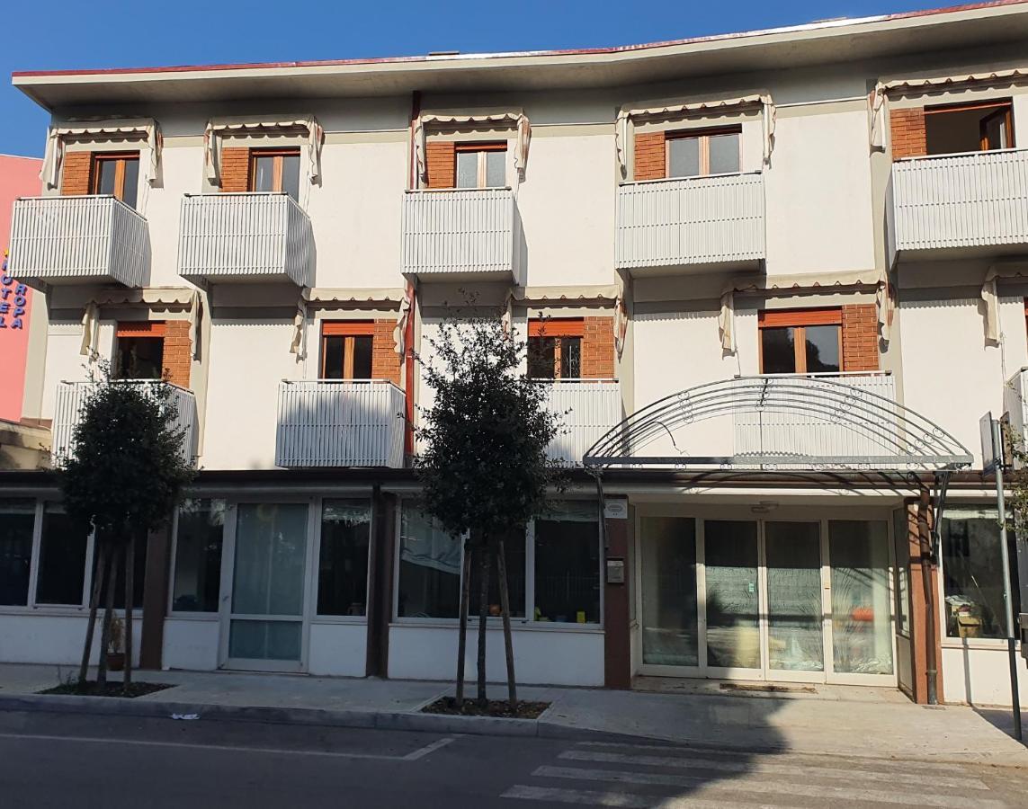 Miga Hotel Grado Centro Exterior photo